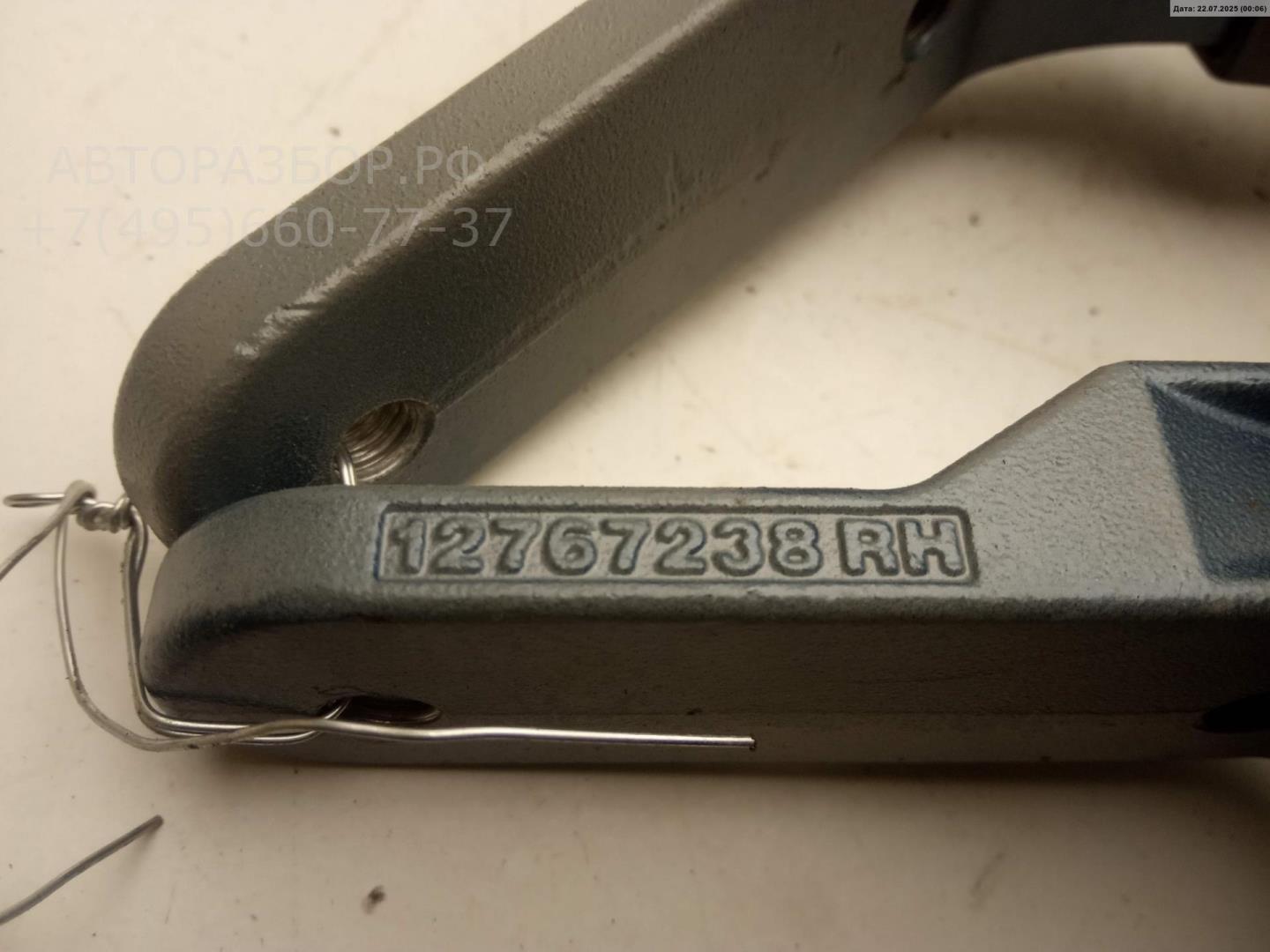 Петля крышки багажника