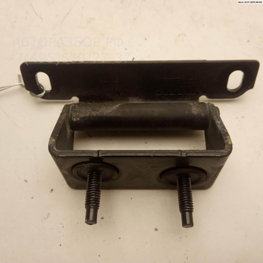 Петля крышки багажника