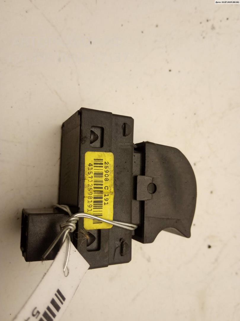 Кнопка стеклоподъемника