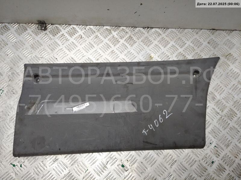 Накладка двери передней правой