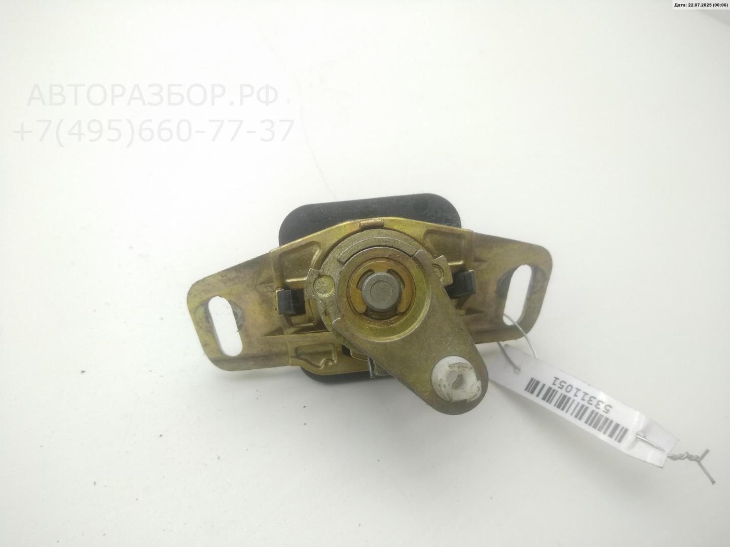 Вставка замка багажника