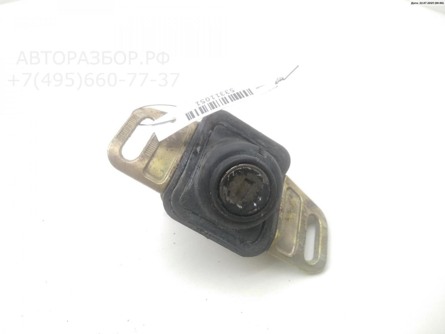 Вставка замка багажника