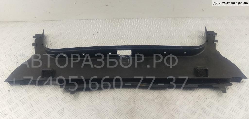 Накладка крышки багажника