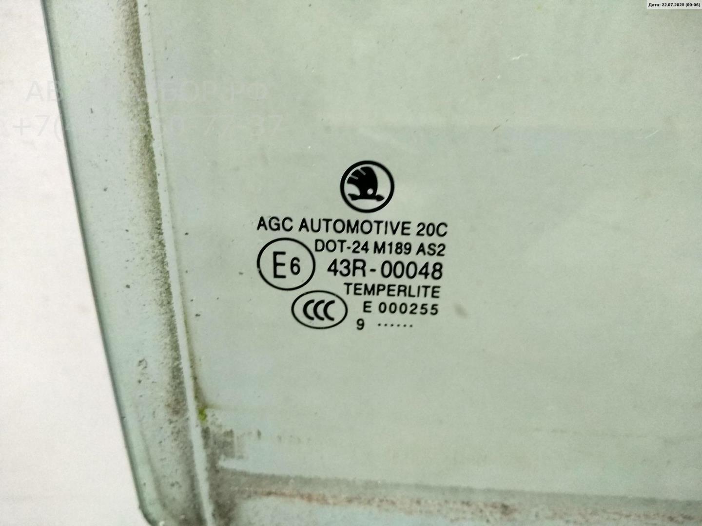 Стекло двери задней правой