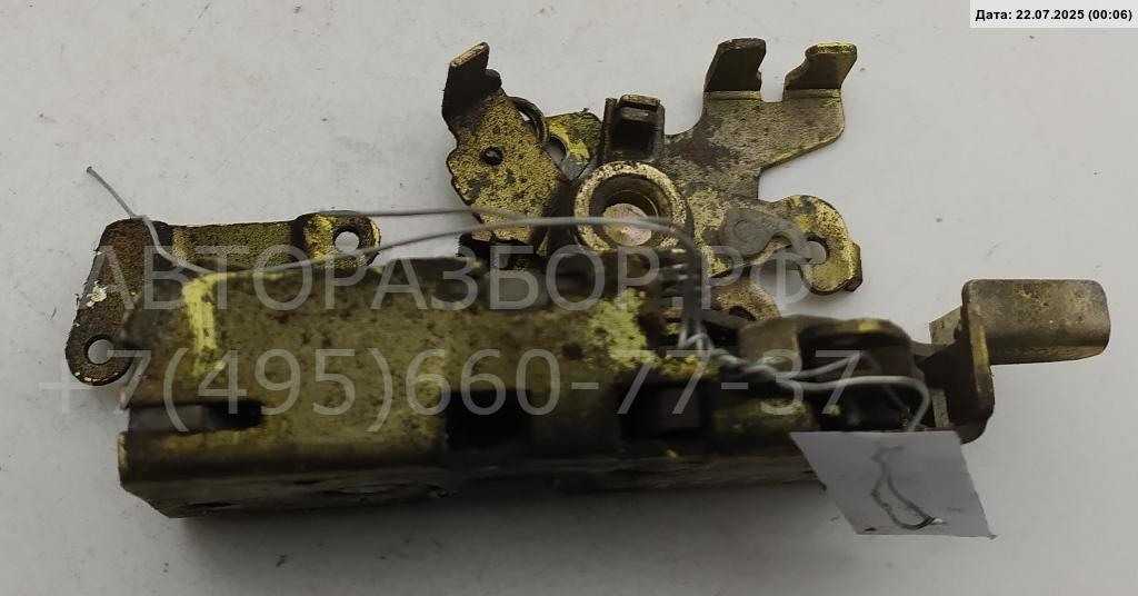 Замок двери передней левой