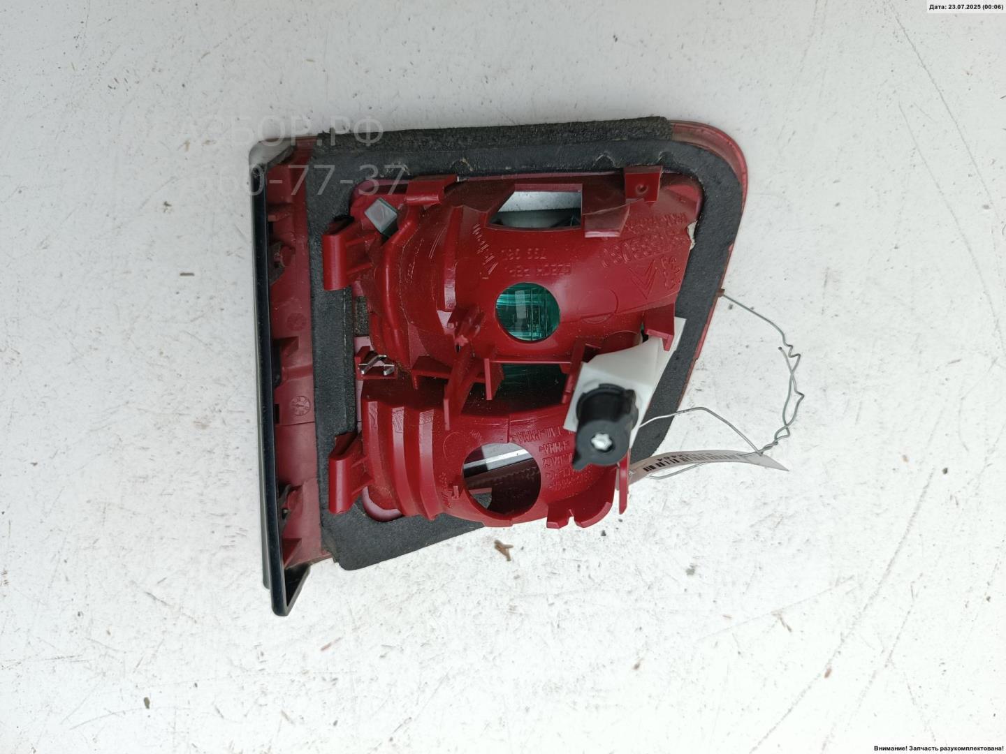 Фонарь задний внутренний левый