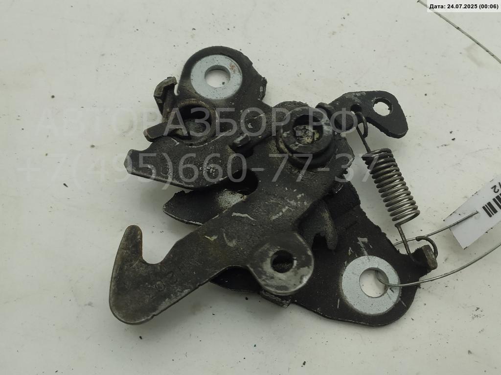 Замок капота