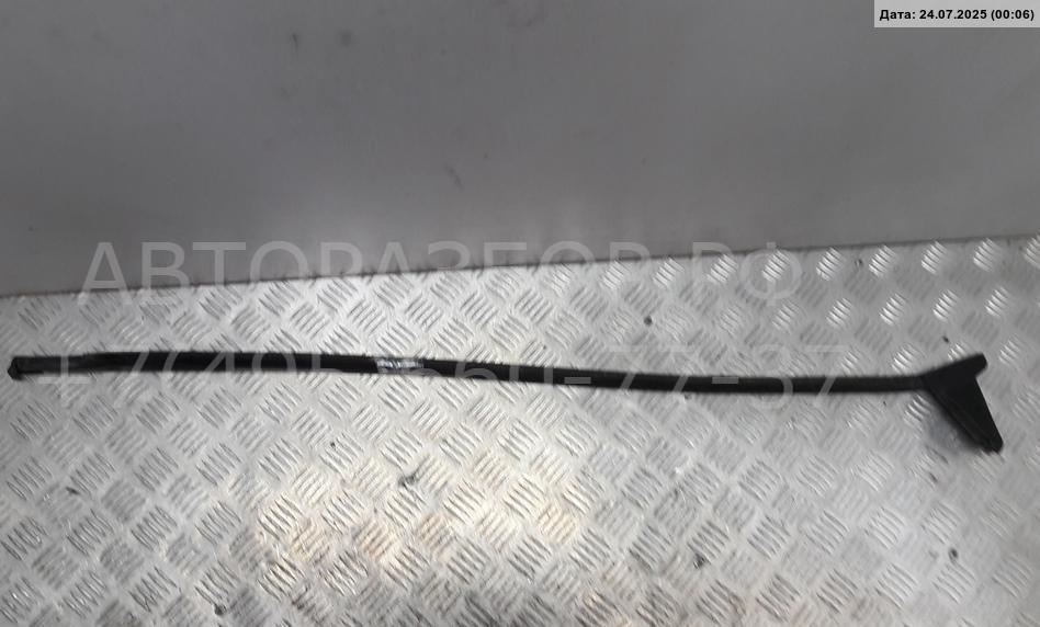 Накладка стекла переднего правого