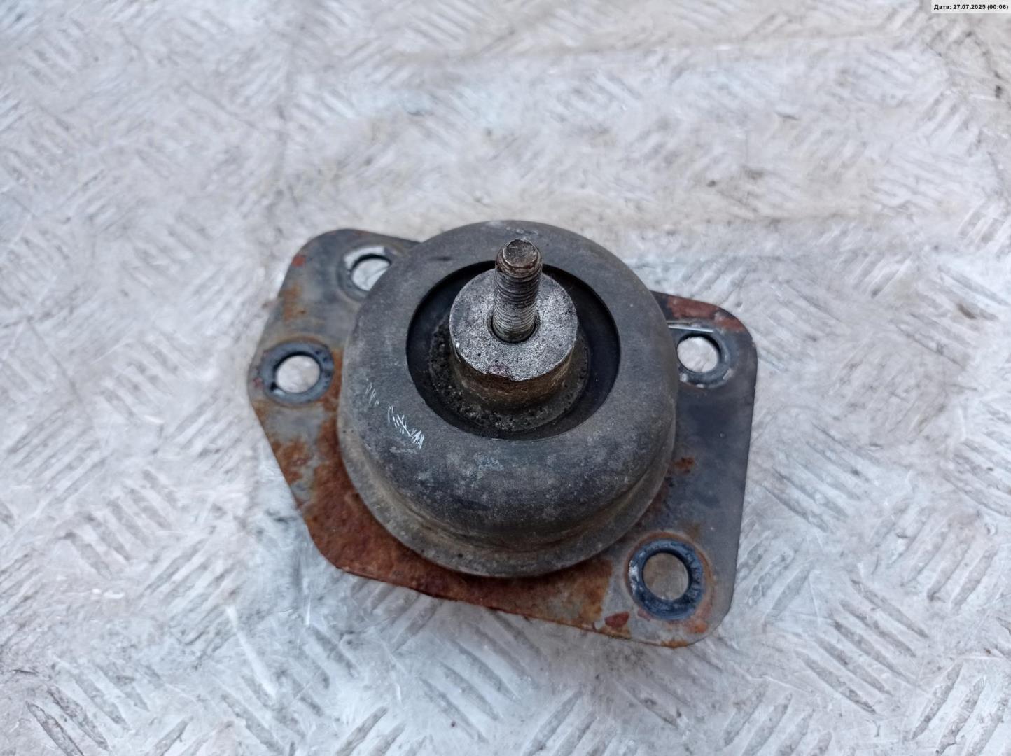 Опора двигателя правая