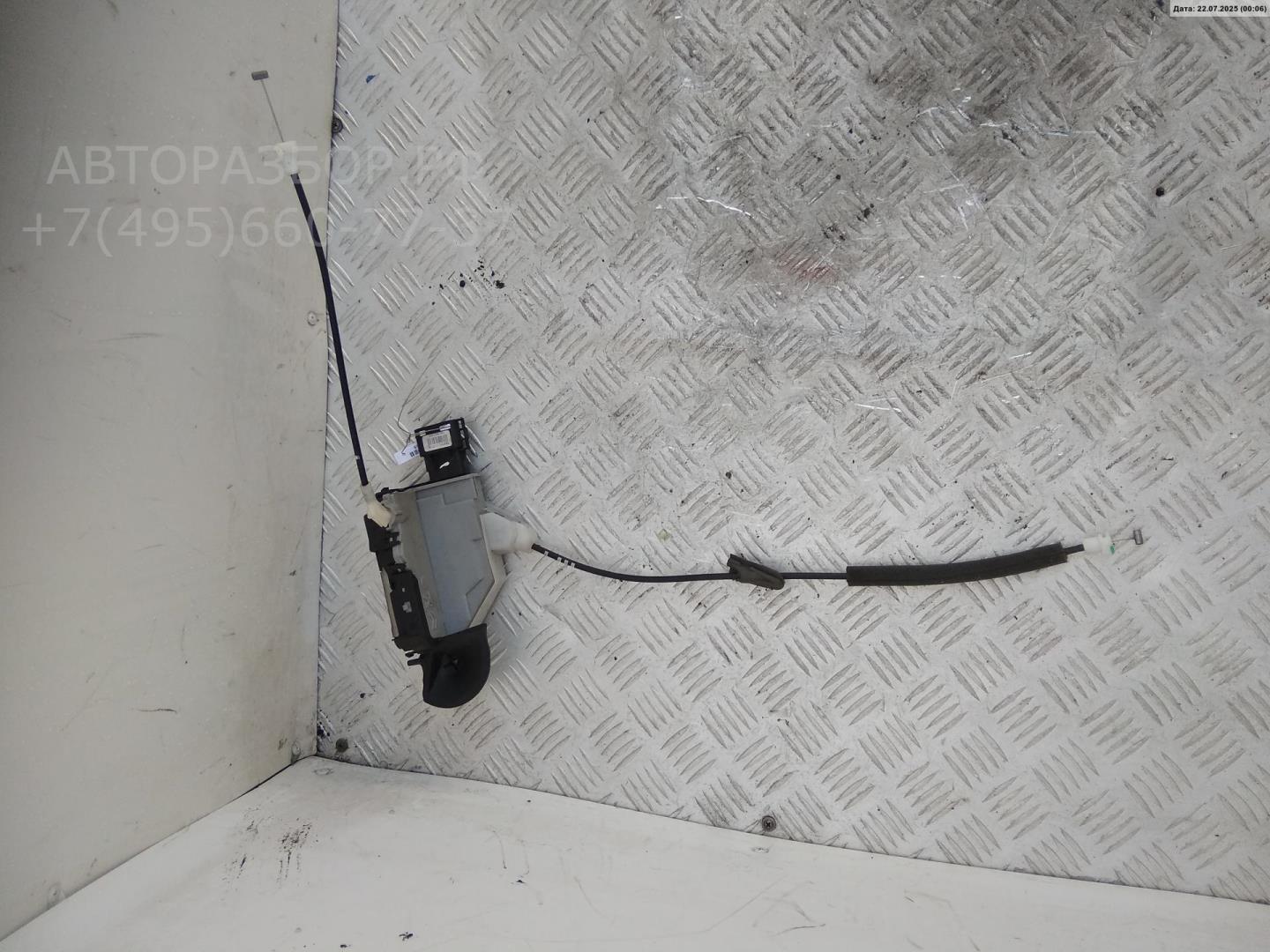 Замок двери передней левой