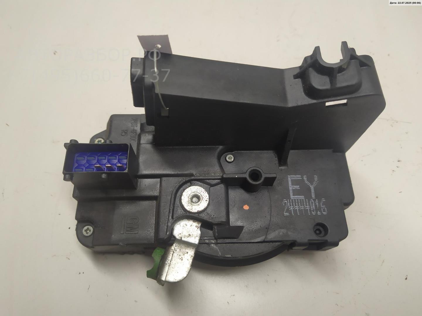 Замок двери передней правой