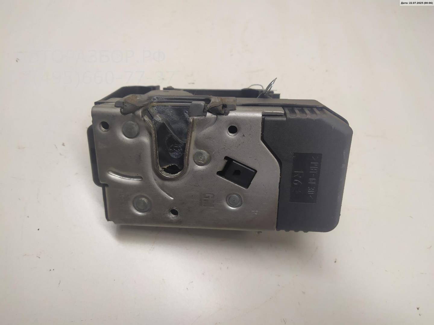 Замок двери передней правой