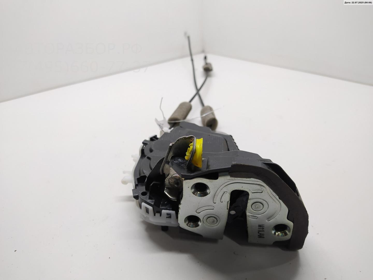 Замок двери задней левой