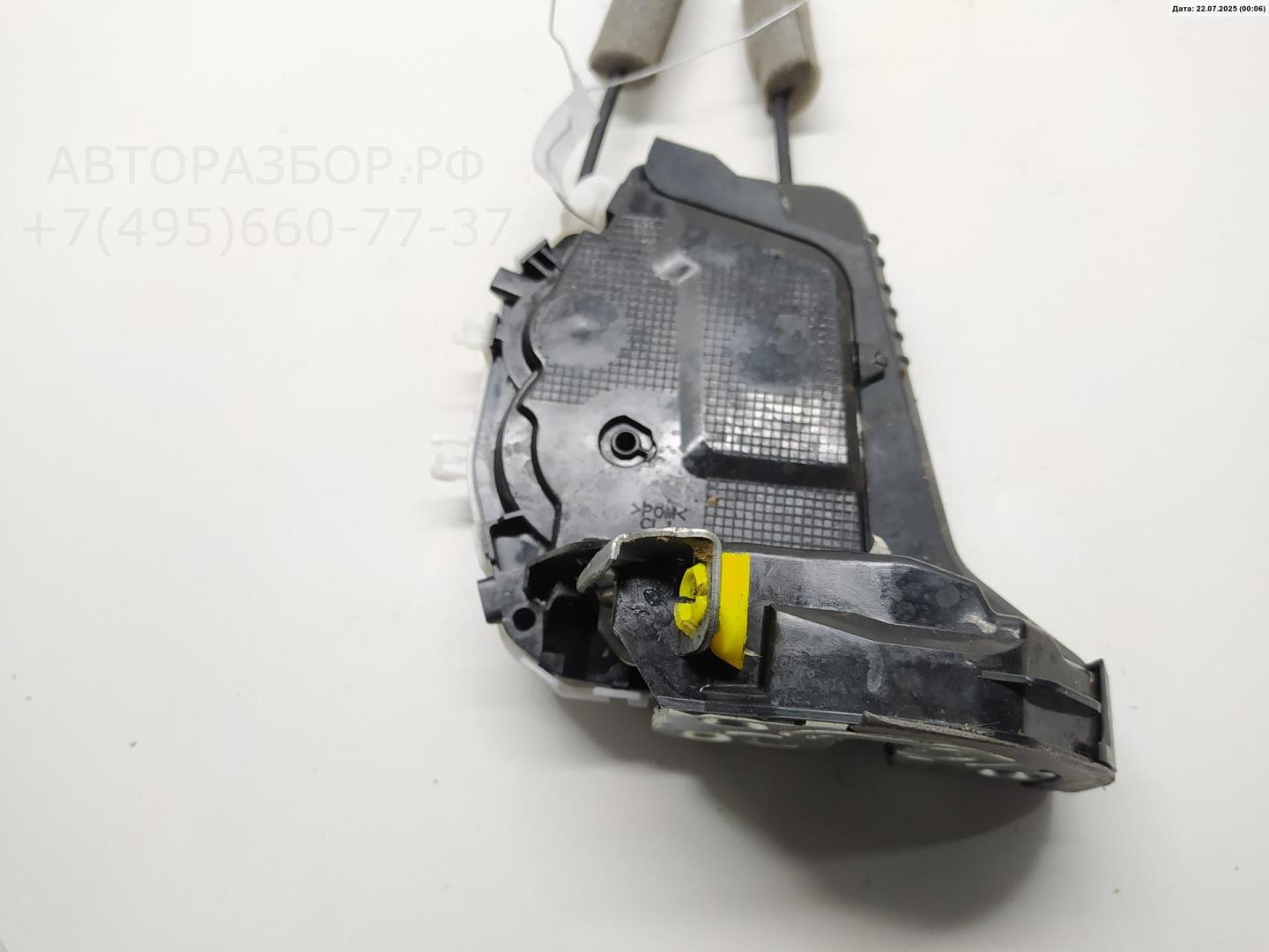 Замок двери задней левой