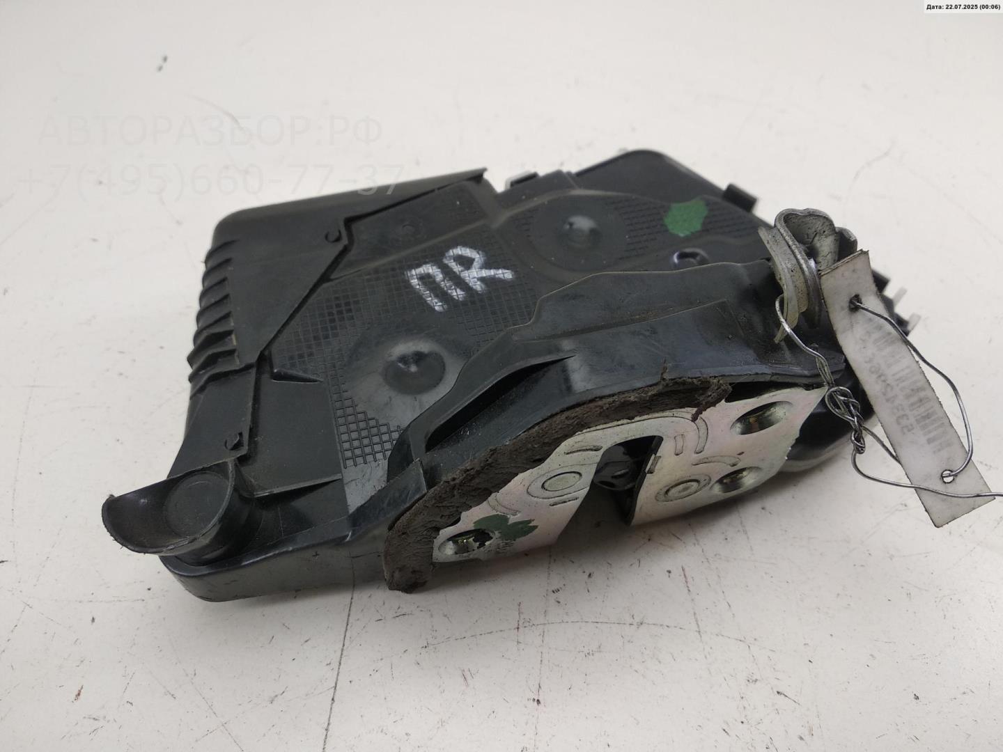 Замок двери передней правой