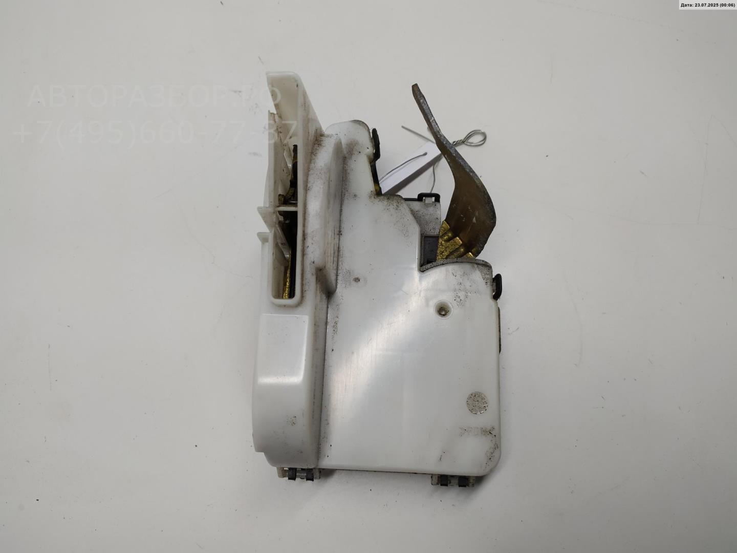 Замок двери задней левой