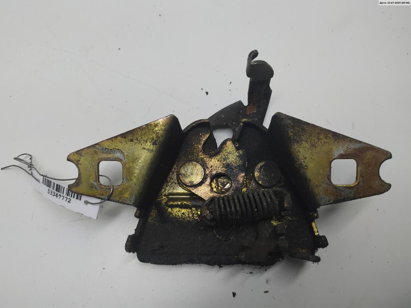 Замок капота