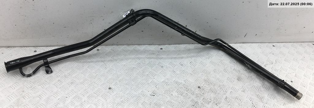 Горловина топливного бака