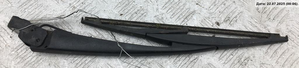 Поводок стеклоочистителя заднего