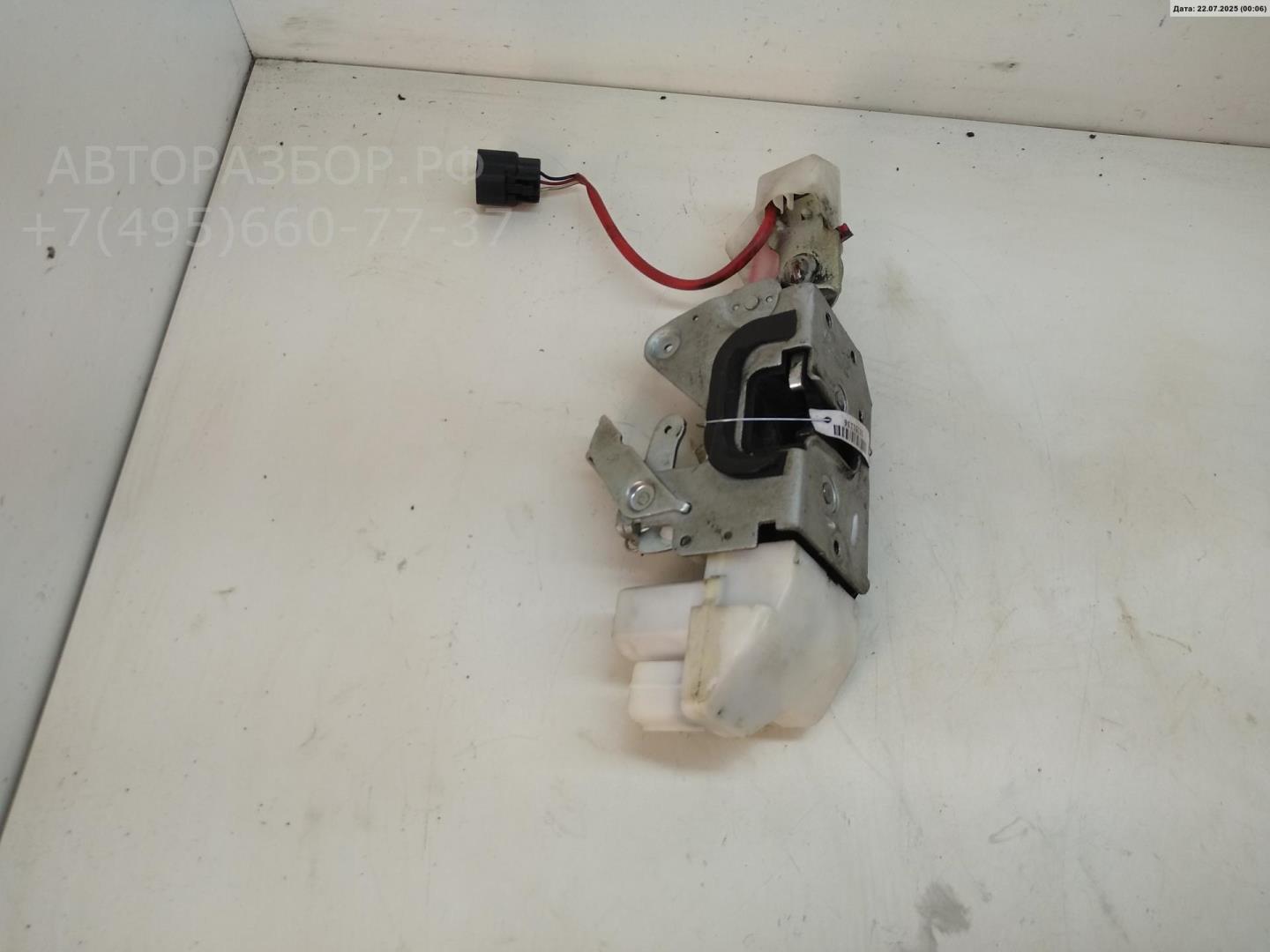 Замок двери передней правой