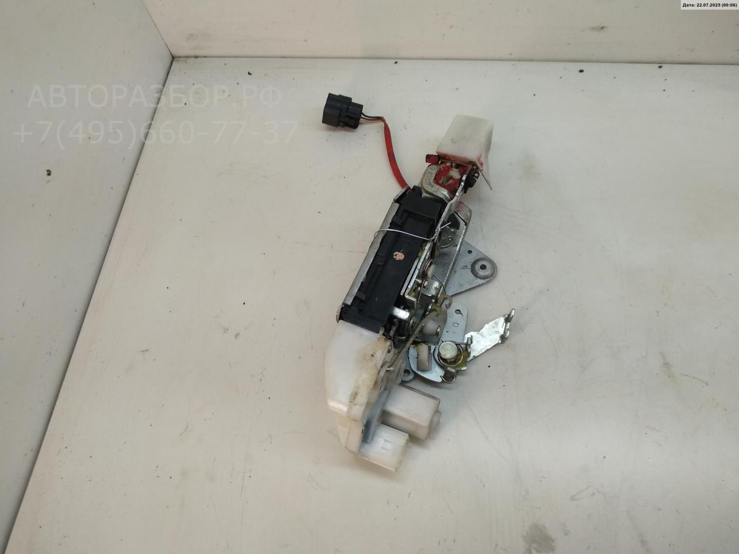 Замок двери передней правой