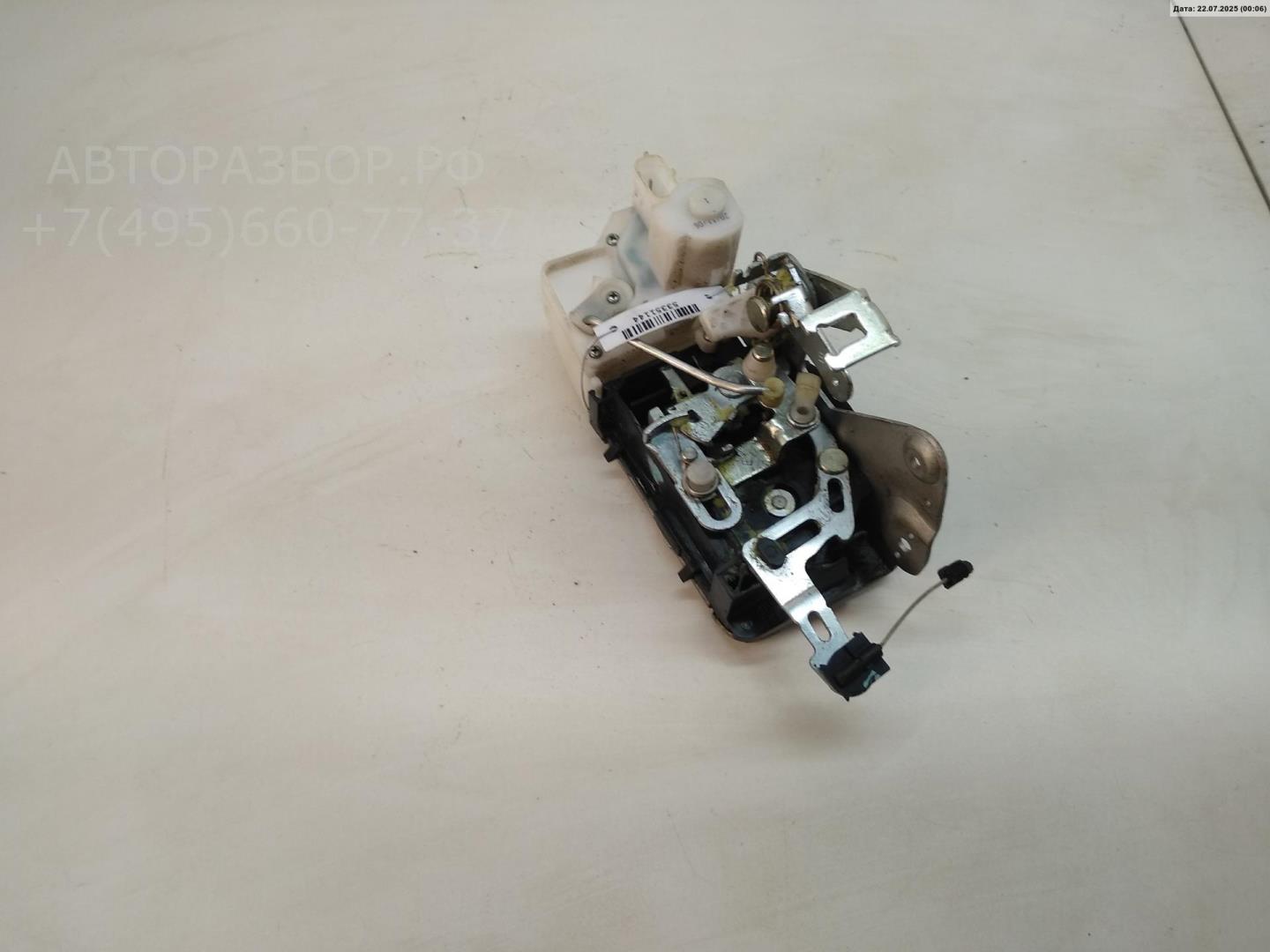 Замок двери передней левой