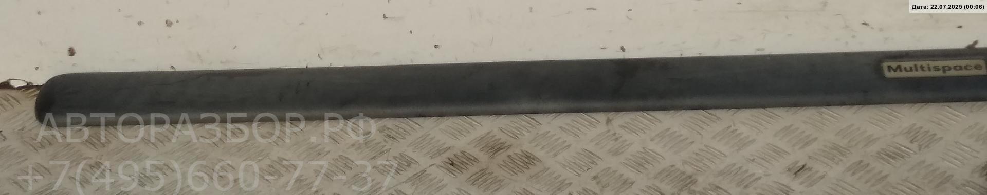 Накладка двери передней правой