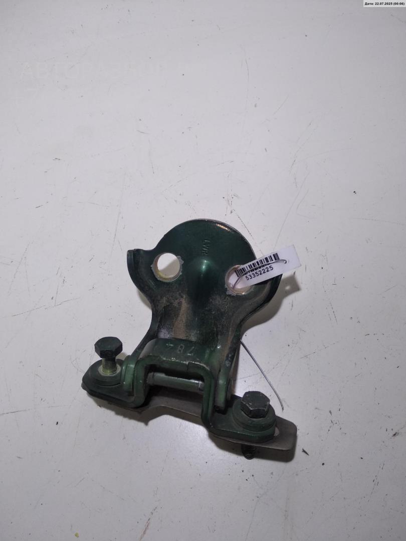 Петля двери