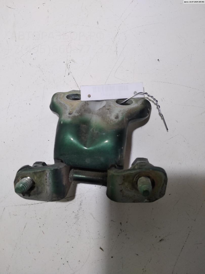 Петля двери