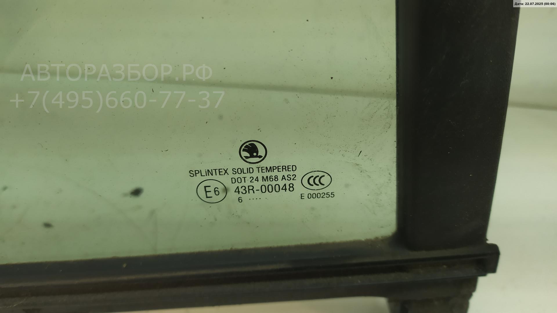 Стекло двери задней правой (форточка)