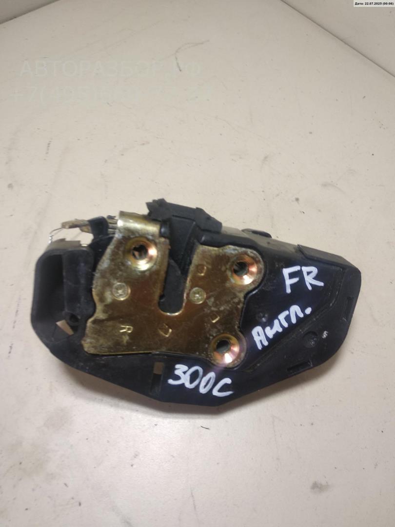 Замок двери передней правой