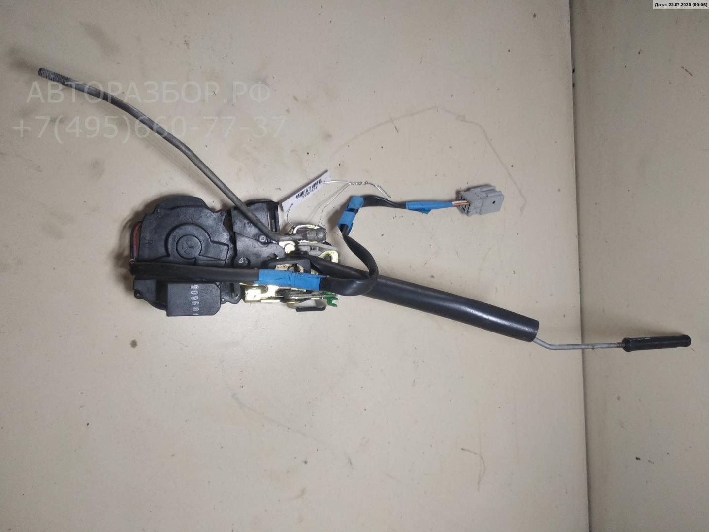 Замок двери передней правой