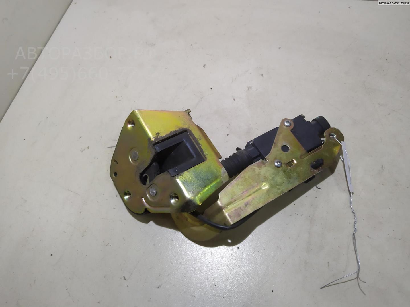 Замок двери задней левой