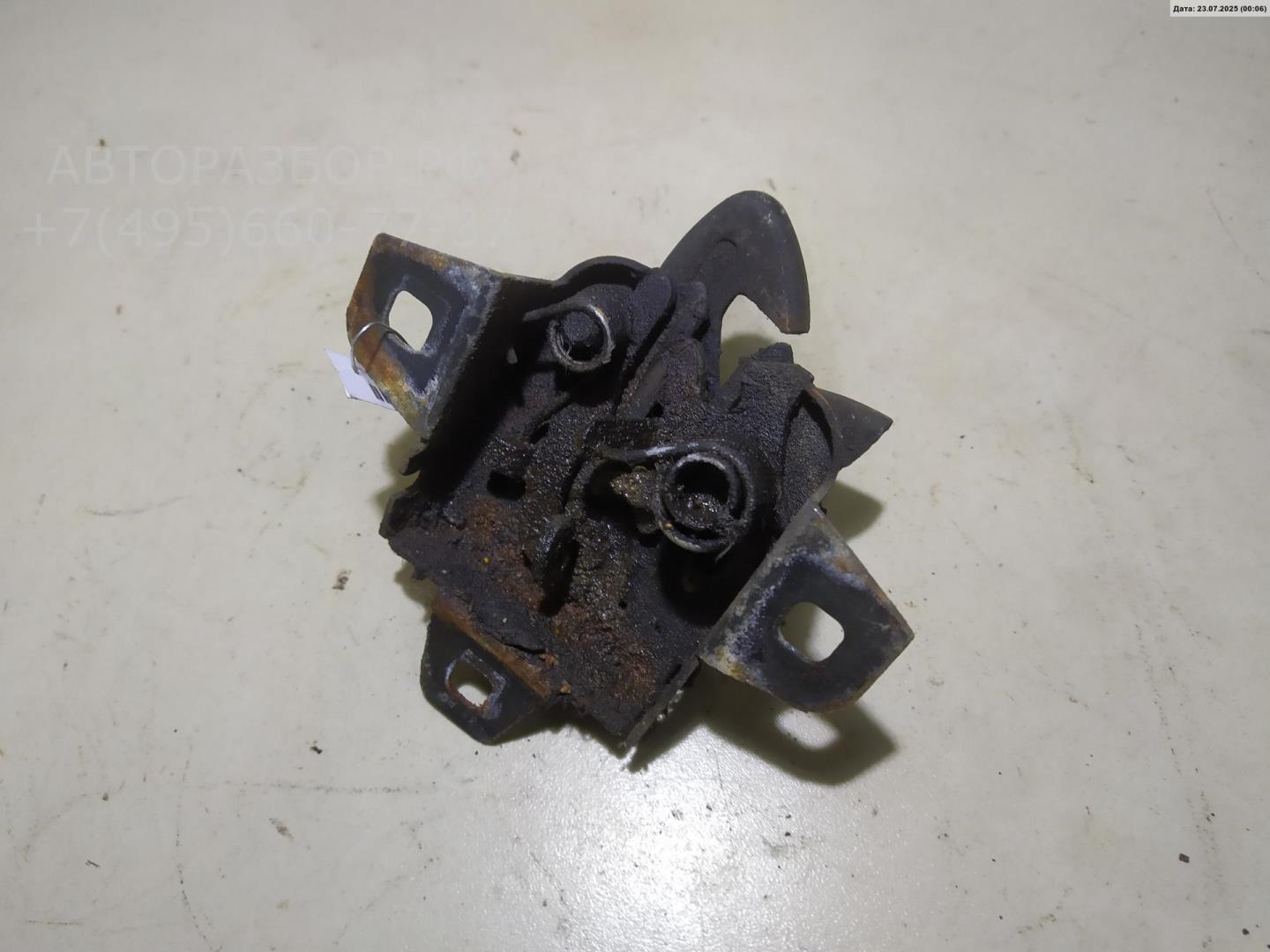 Замок капота