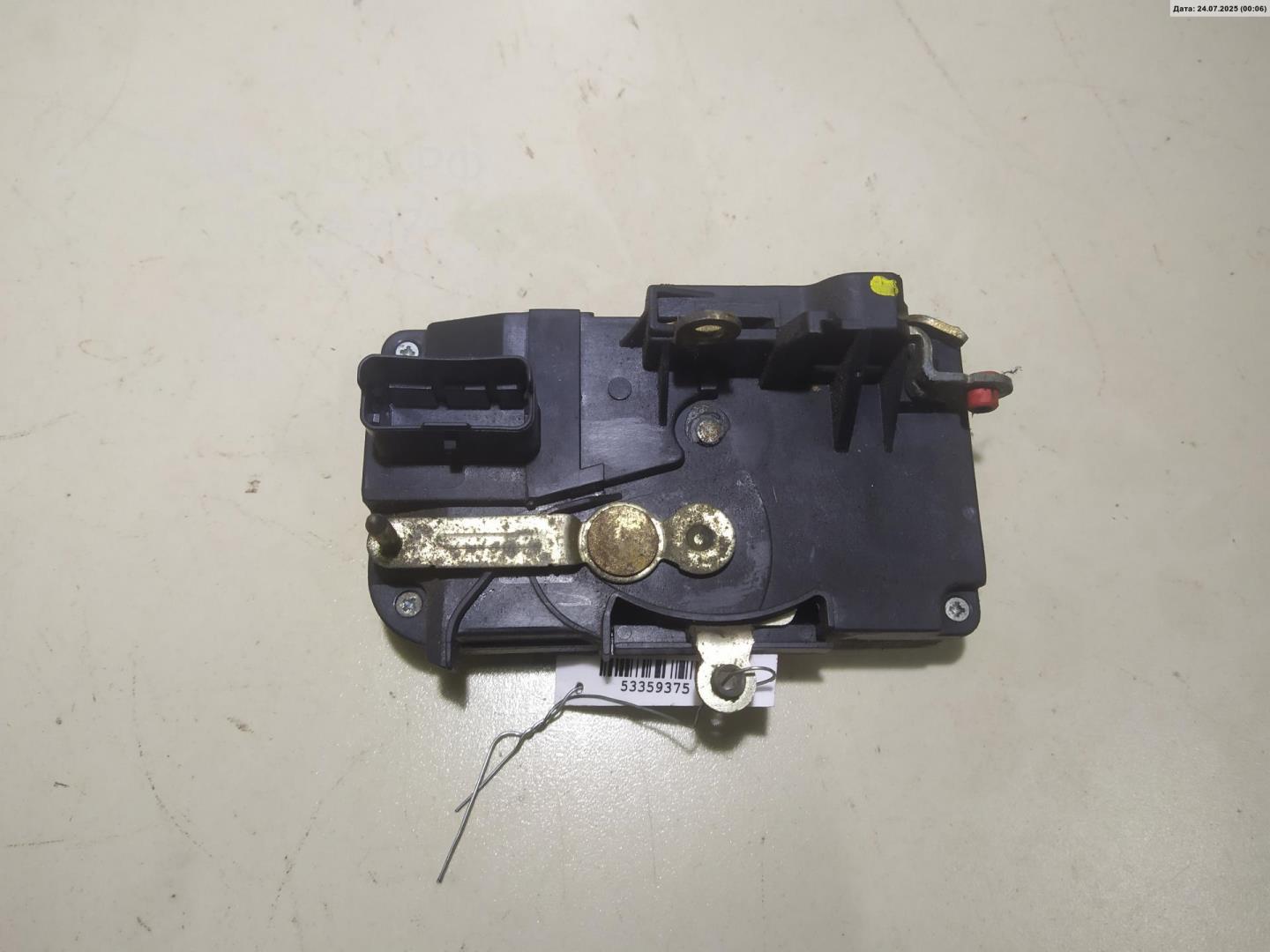 Замок двери передней правой