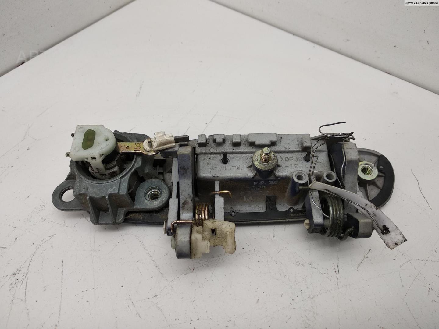 Ручка двери передней наружная правая