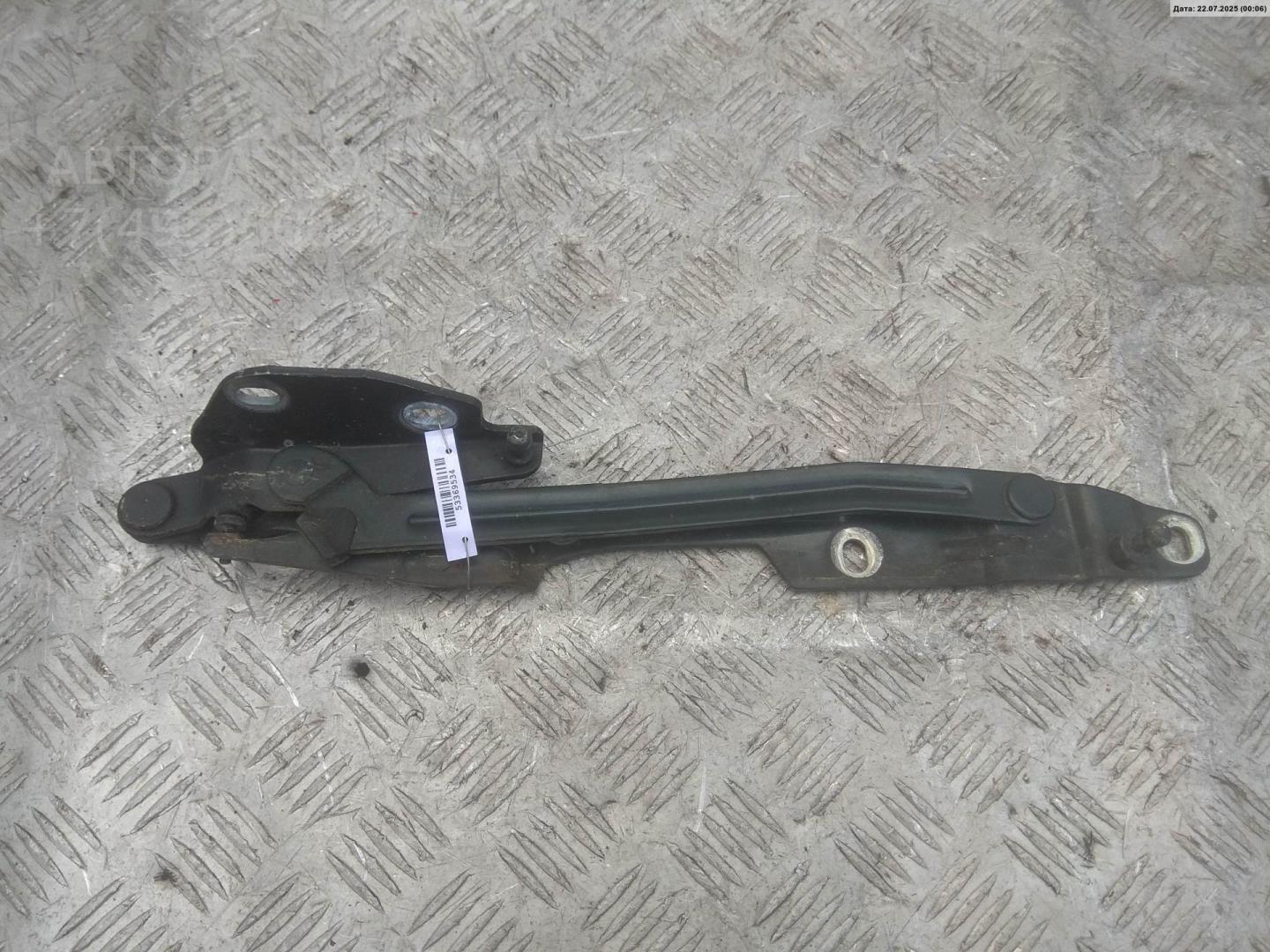 Петля крышки багажника