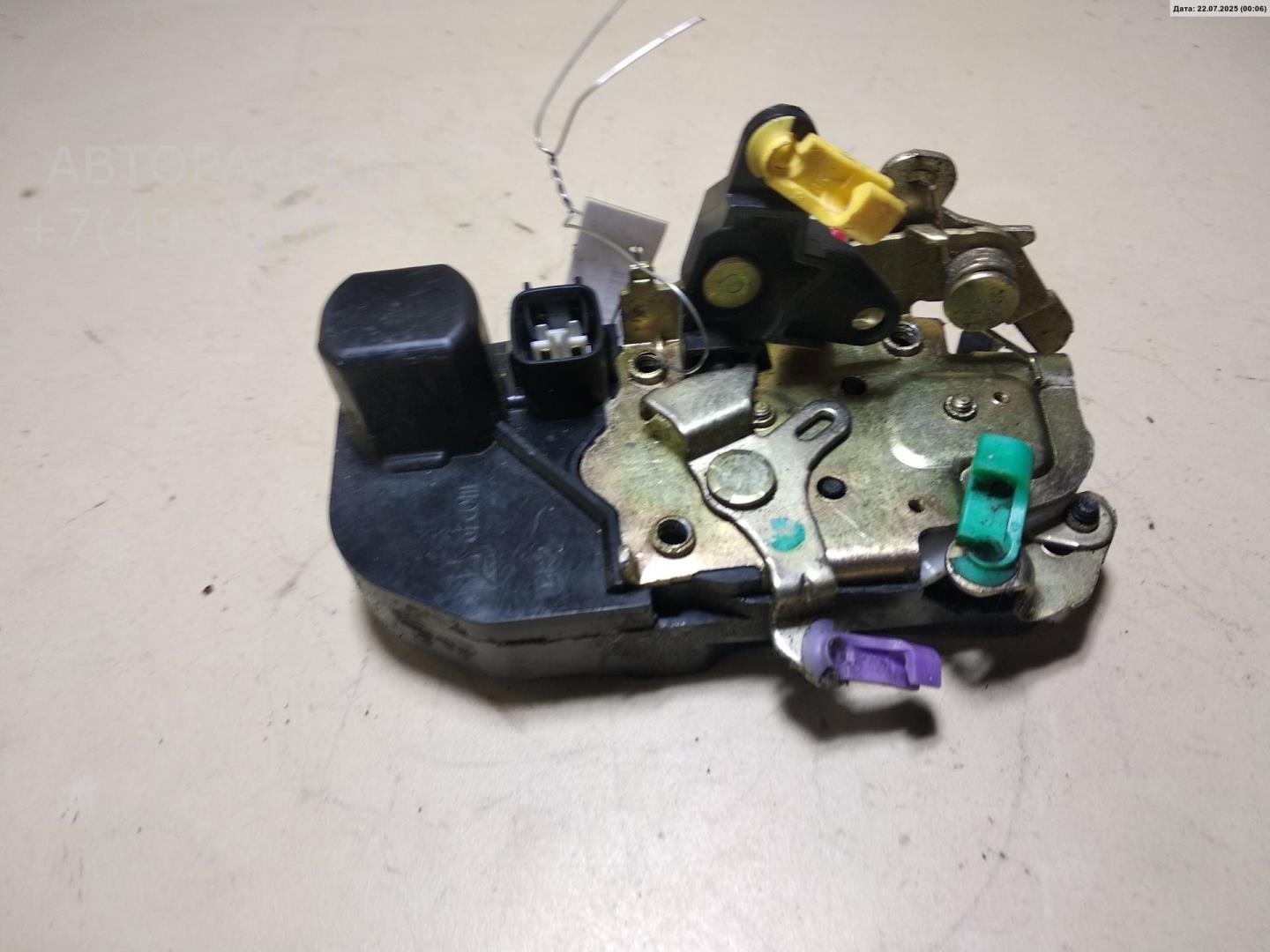 Замок двери передней правой