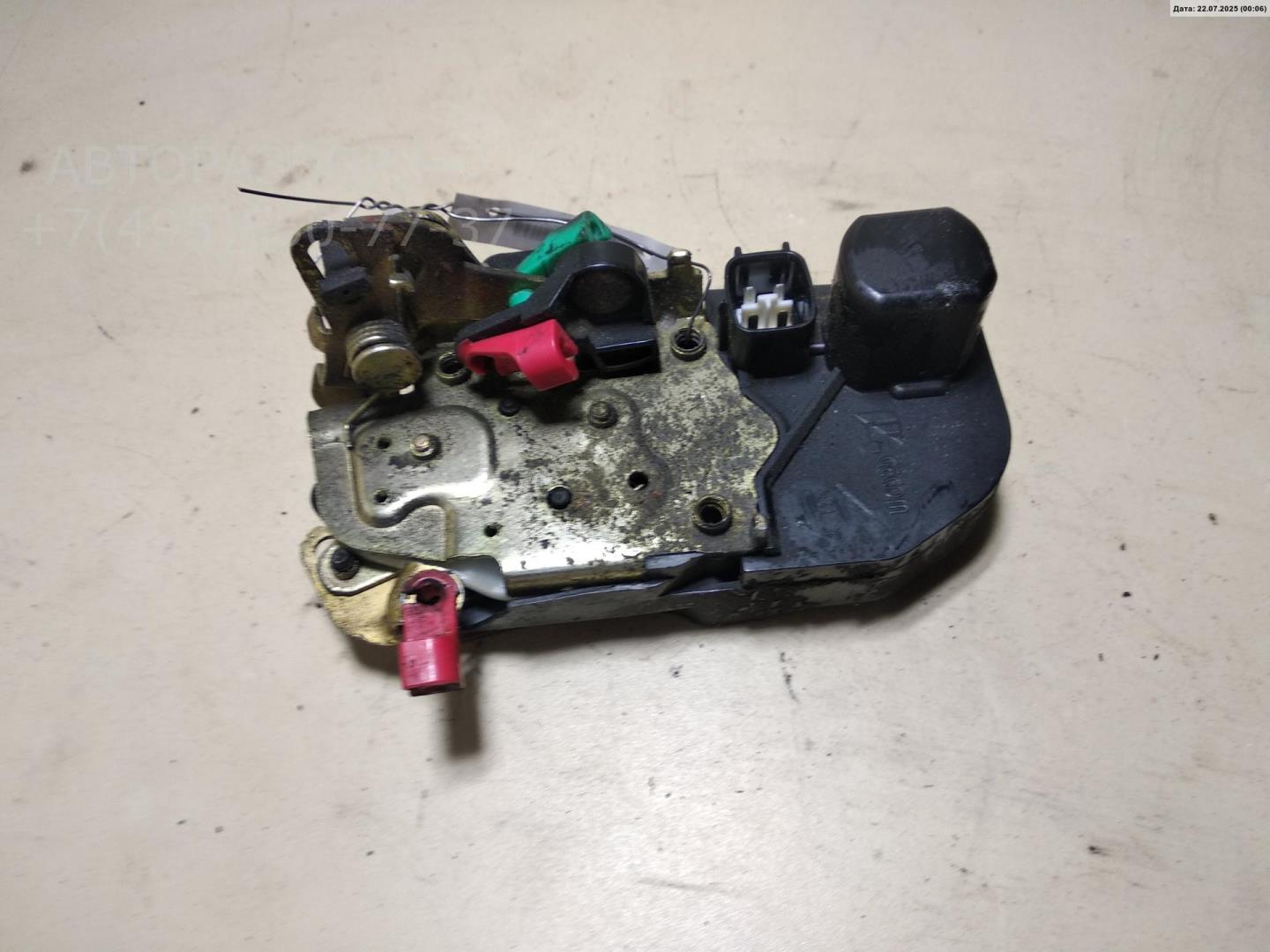 Замок двери задней левой