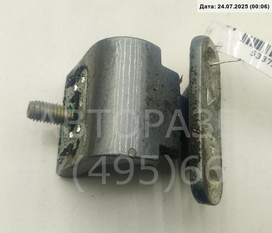 Петля крышки багажника