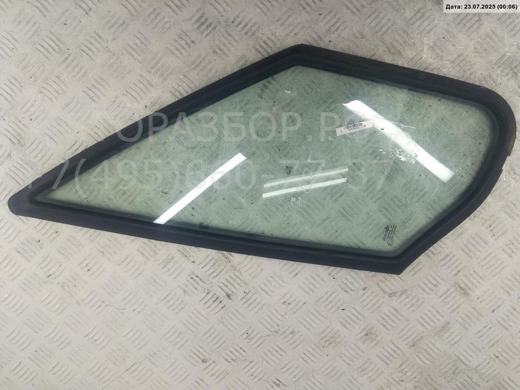 Стекло двери передней правой (форточка)