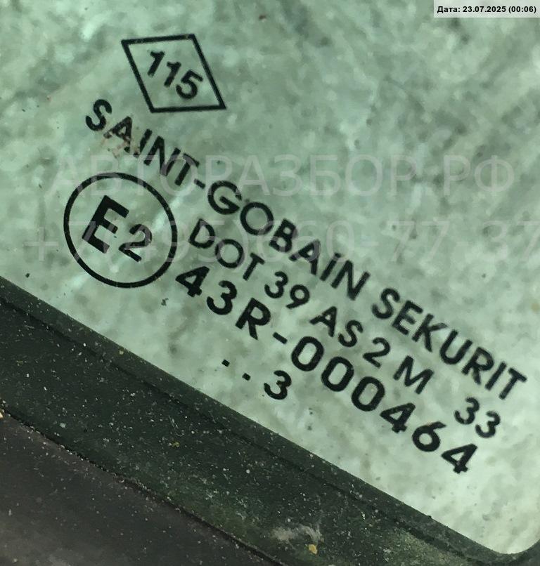 Стекло двери передней левой (форточка)