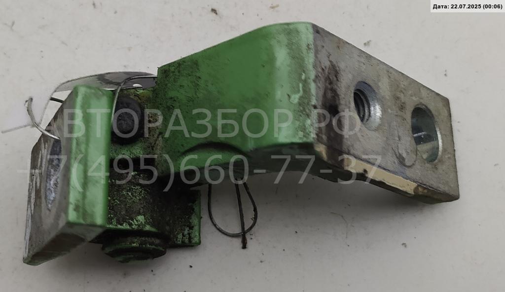 Петля двери