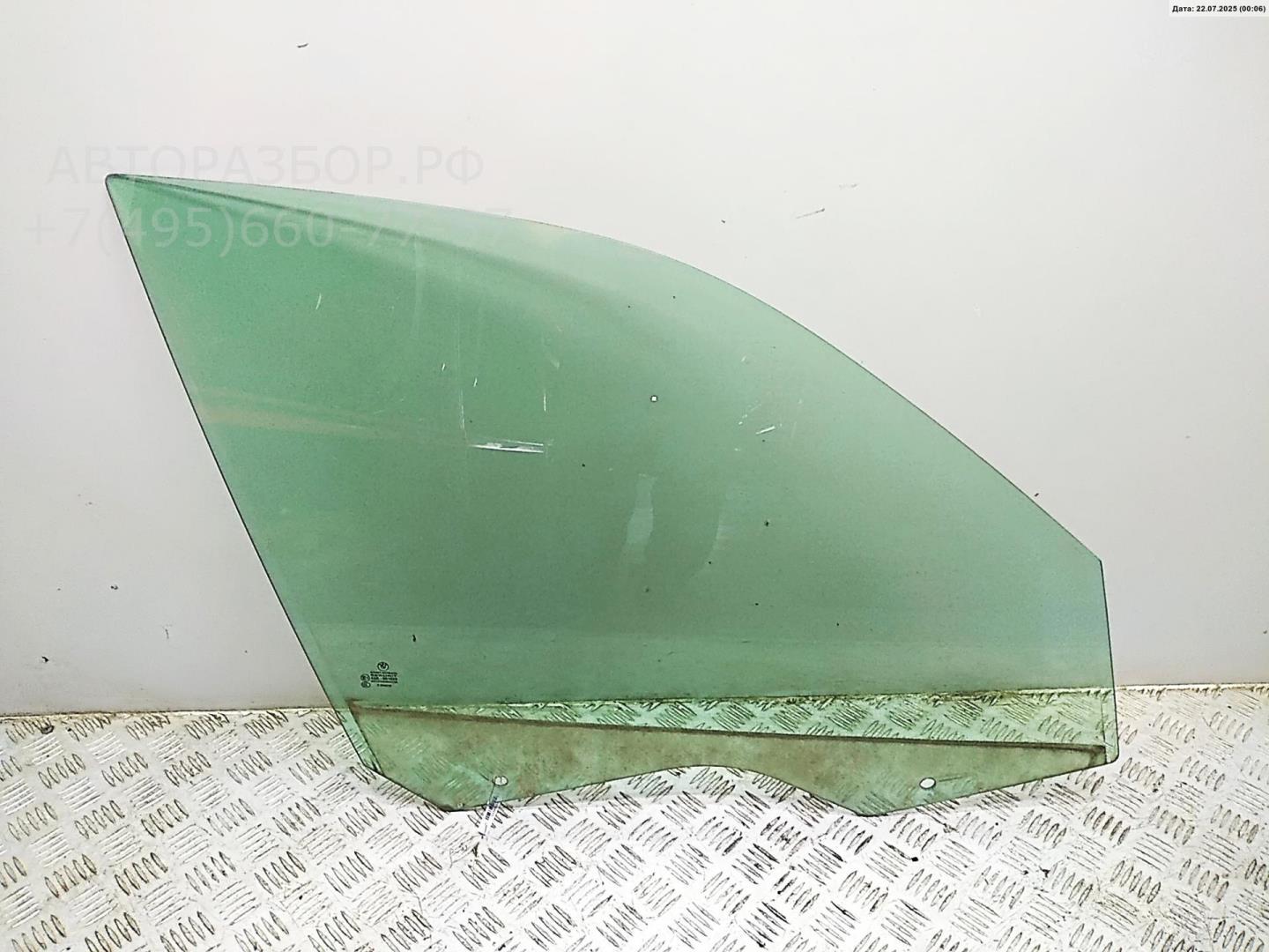 Стекло двери передней правой
