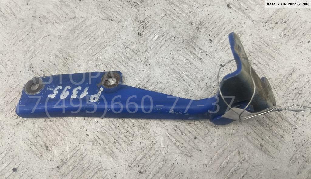 Петля капота правая