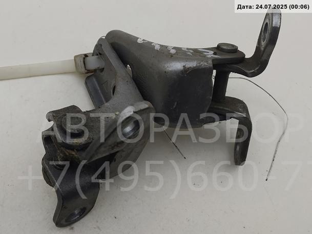 Петля двери