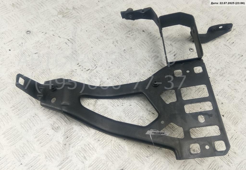 Кронштейн переднего бампера левый