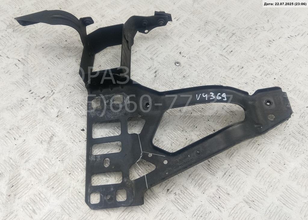 Кронштейн переднего бампера левый