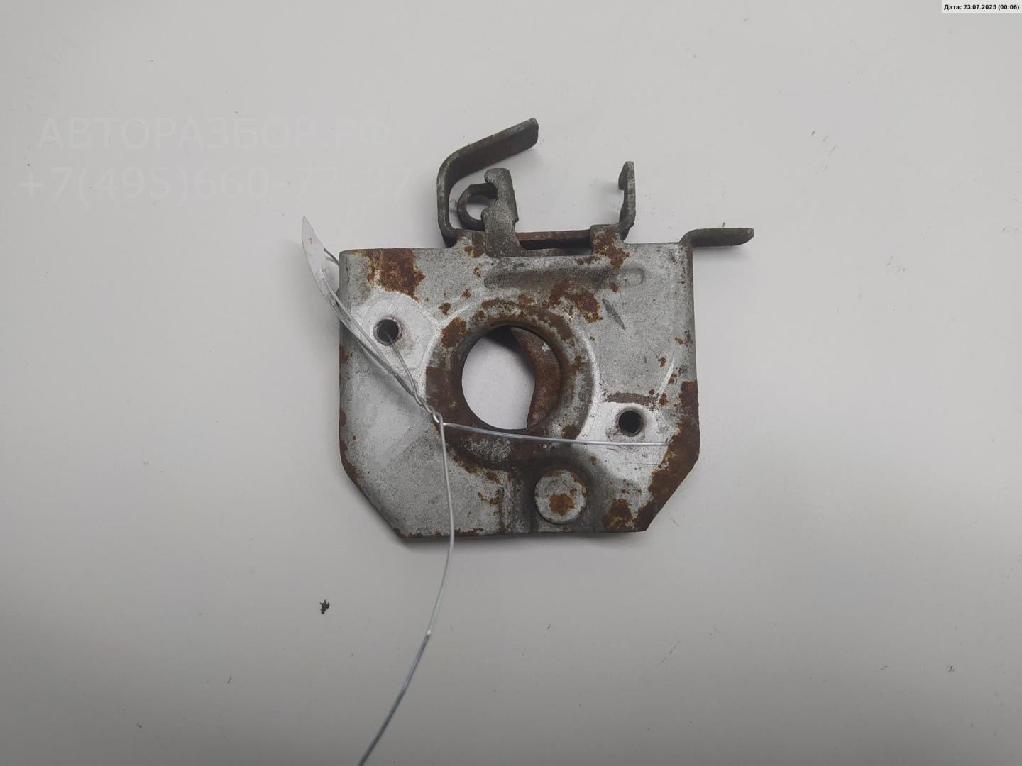 Замок капота