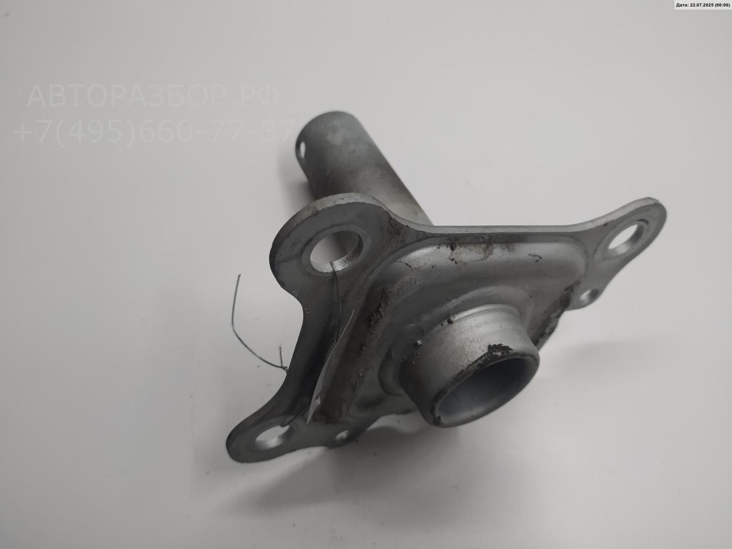 Кронштейн переднего бампера левый